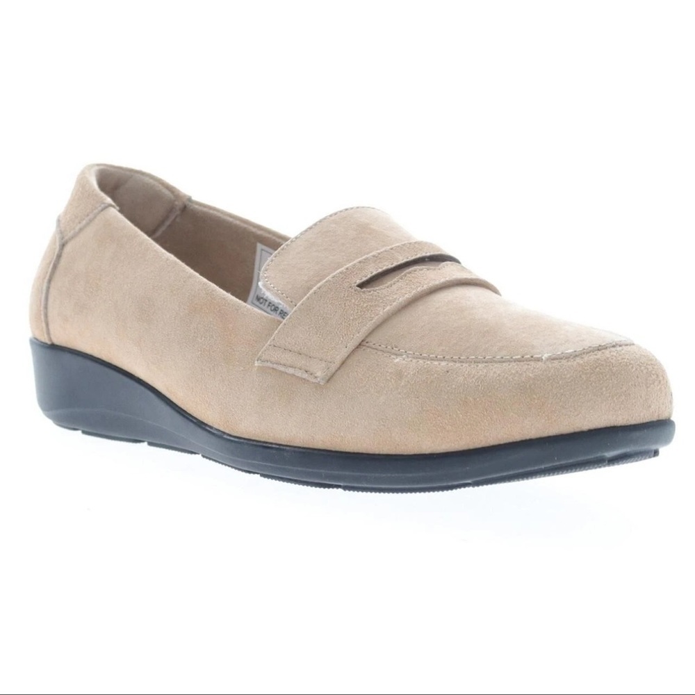 Propet
NIB Propet Women's Yetta Slip-On
Loafer size 11W elegant professional - Picture 5 of 7